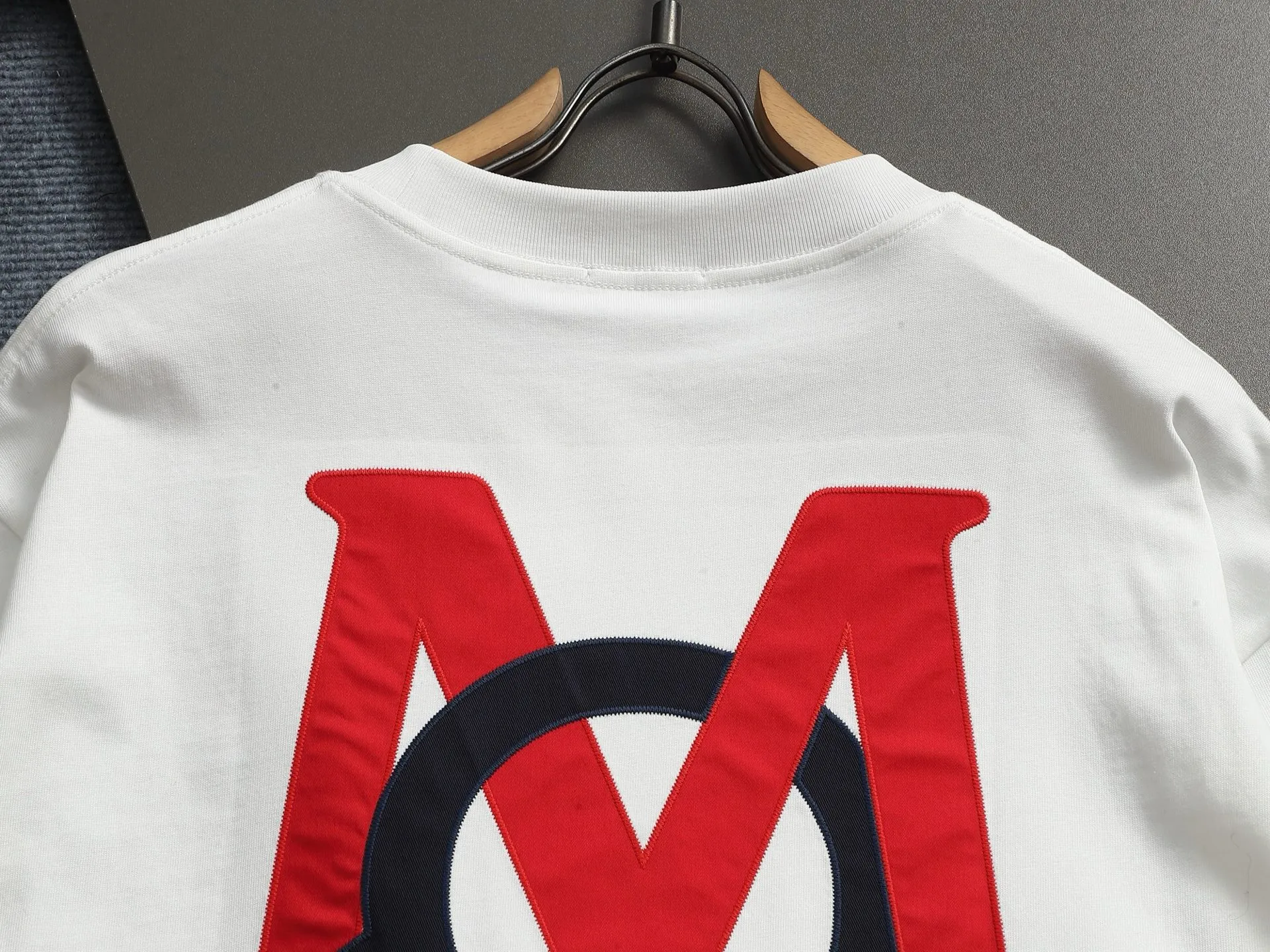 MONCLER Logo ， Retro Same Style T 320 Versatile : Black White Size：S M L XL